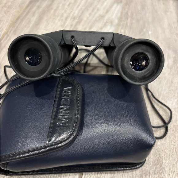 Vintage Japan Minolta Pocket 9x24 Multi Coated 5.7 Binoculars w/ Case - Picture 4 of 6